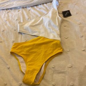 Cutout bathing suit nwt
